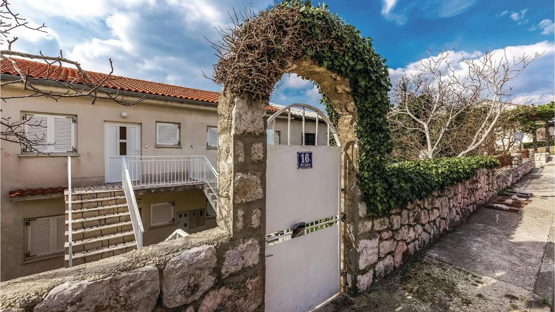 Lovely Apartment In Novi Vinodolski With Wifi