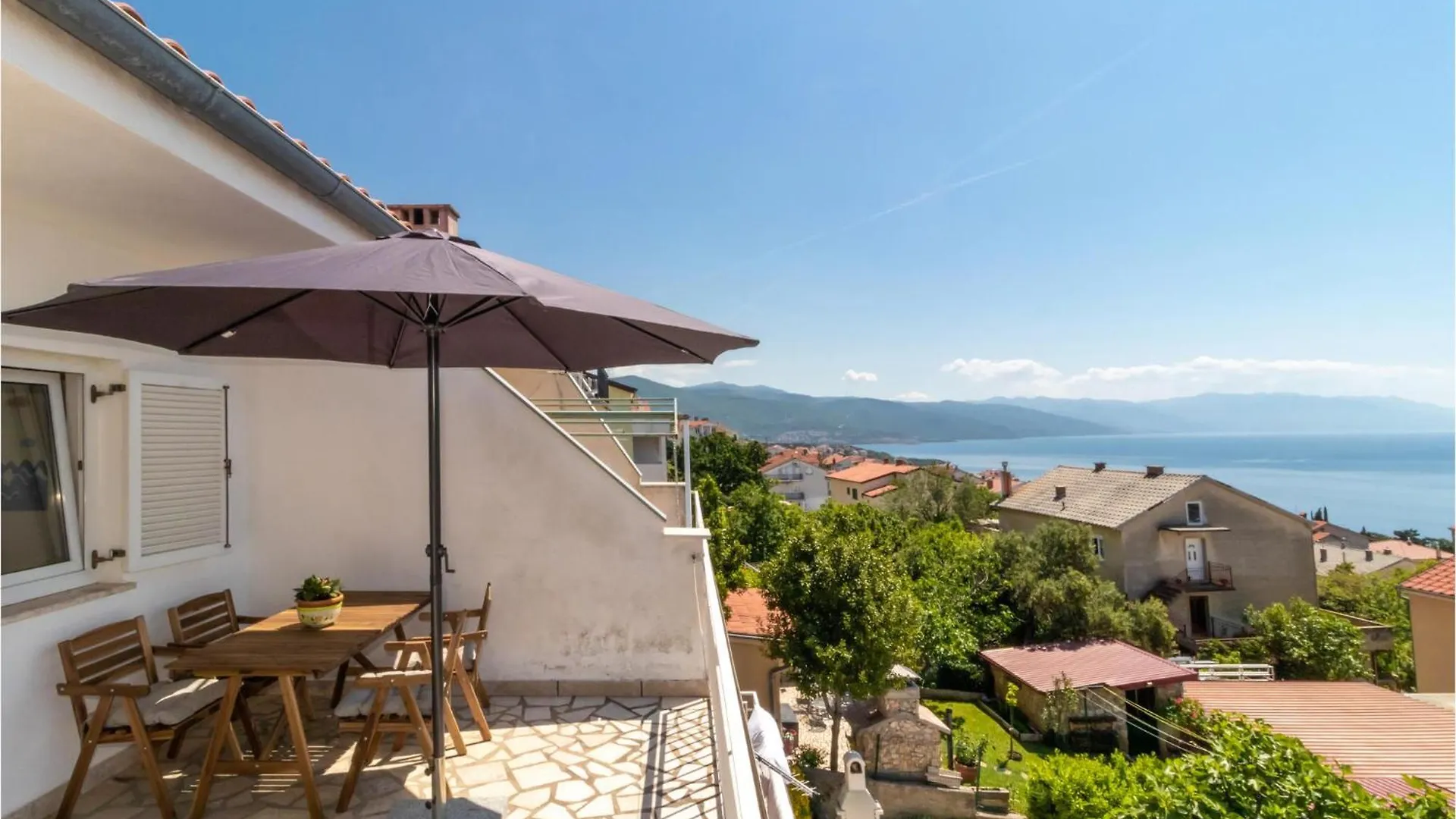 Lovely Apartment In Novi Vinodolski With Wifi