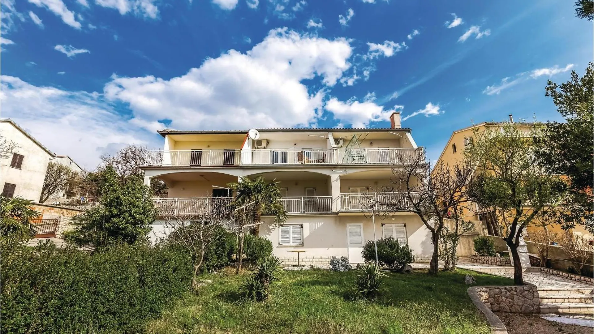 Lovely Apartment In Novi Vinodolski With Wifi